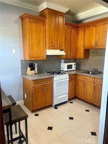 2121 James M Wood Boulevard 121, Los Angeles, CA 90006