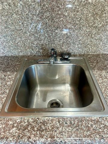 2121 James M Wood Boulevard 121, Los Angeles, CA 90006