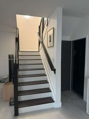 7905 NW 104th Ct, Doral, FL 33178