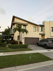 7905 NW 104th Ct, Doral, FL 33178
