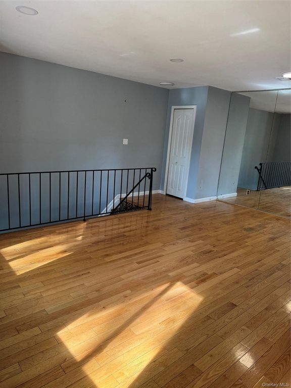 18 Redwood Court 18, Coram, NY 11727 — photo 2