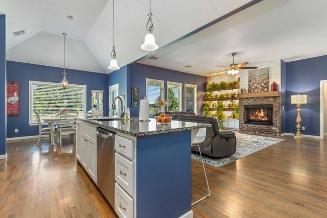 61530 E 266 Road, Grove, OK 74344