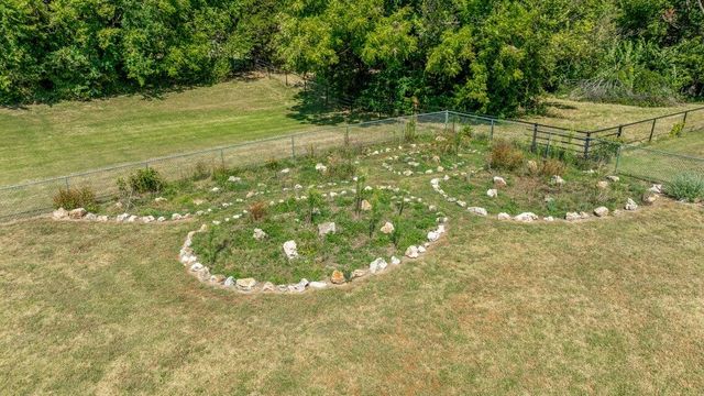 61530 E 266 Road, Grove, OK 74344