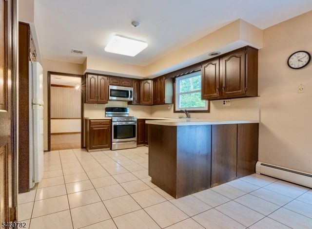 15 Torbet Dr, Wayne Twp., NJ 07470