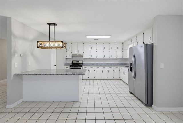 2805 Varlet Court, Snellville, GA 30039