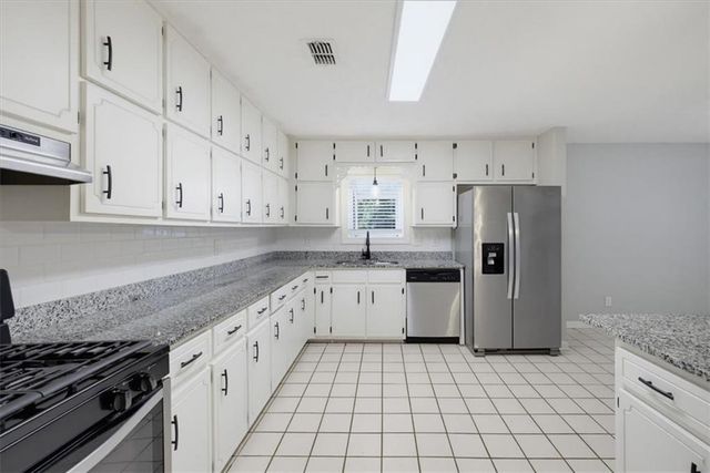 2805 Varlet Court, Snellville, GA 30039