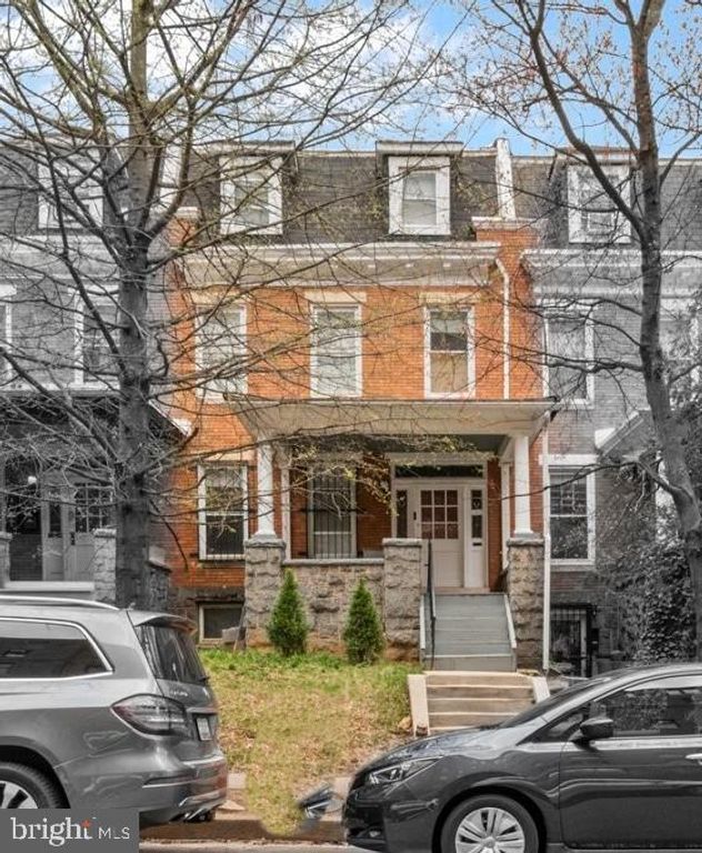Image 23 of property listing at 3305 & 3309 GUILFORD AVE, Baltimore, MD 21218