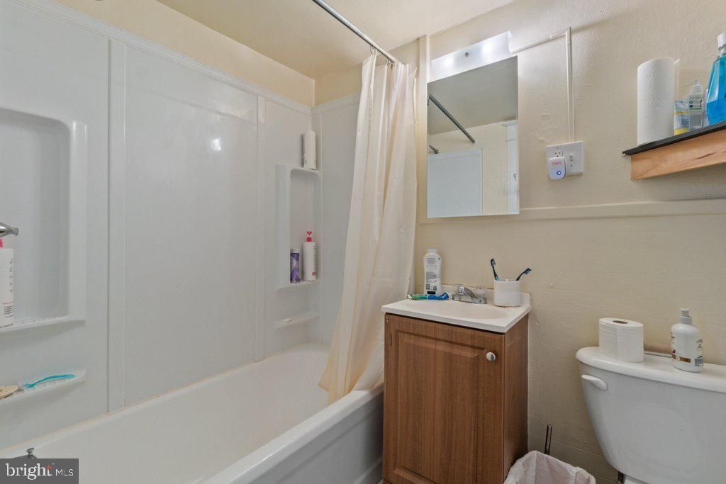 Image 38 of property listing at 3305 & 3309 GUILFORD AVE, Baltimore, MD 21218