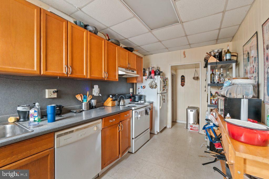 Image 8 of property listing at 3305 & 3309 GUILFORD AVE, Baltimore, MD 21218