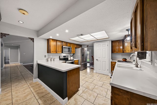 2706 Stone Edge St, San Antonio, TX 78232