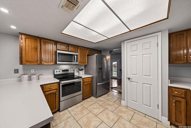 2706 Stone Edge St, San Antonio, TX 78232