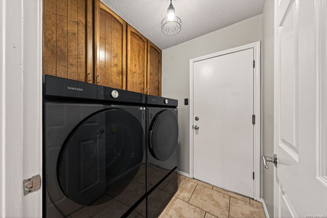 2706 Stone Edge St, San Antonio, TX 78232