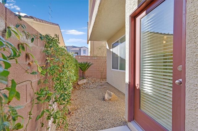 10635 Seasonable Drive, Las Vegas, NV 89129