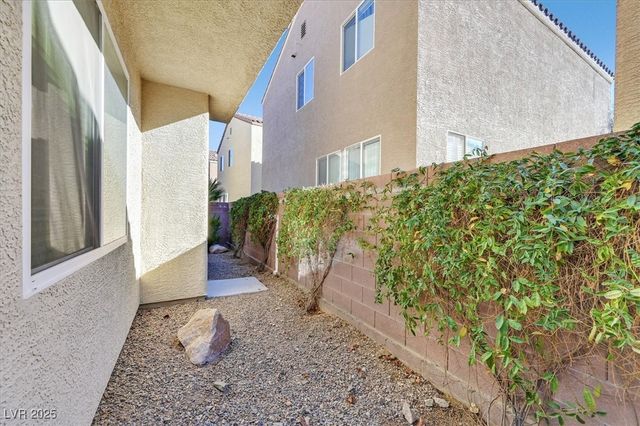 10635 Seasonable Drive, Las Vegas, NV 89129