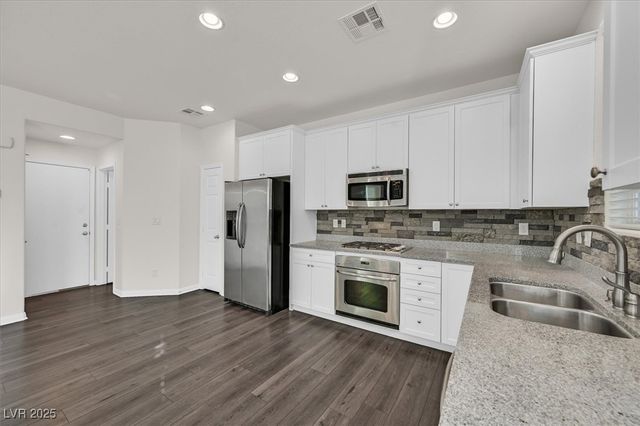 10635 Seasonable Drive, Las Vegas, NV 89129