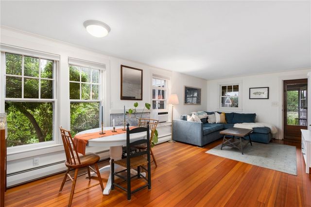 65 King Phillip Street, Portsmouth, RI 02871