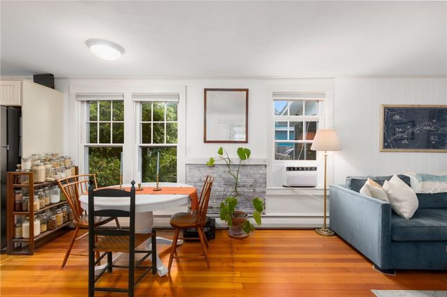 65 King Phillip Street, Portsmouth, RI 02871