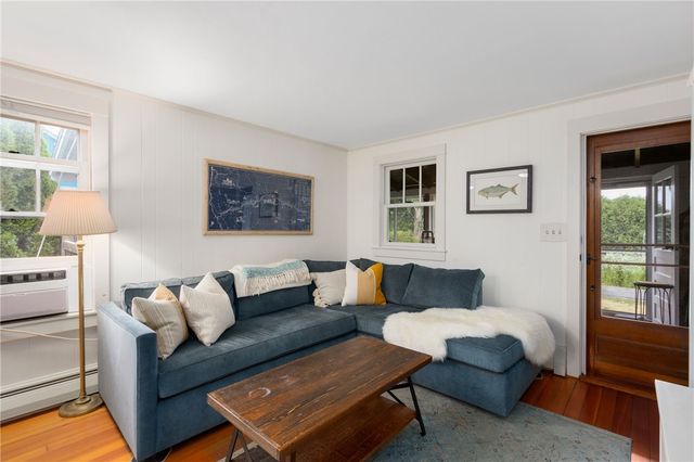 65 King Phillip Street, Portsmouth, RI 02871
