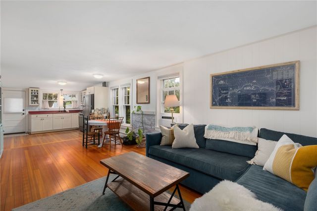 65 King Phillip Street, Portsmouth, RI 02871