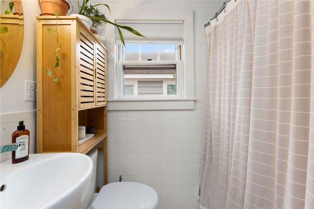 65 King Phillip Street, Portsmouth, RI 02871