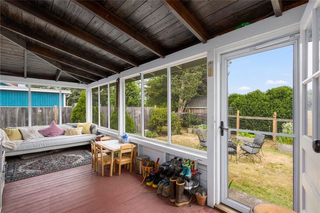 65 King Phillip Street, Portsmouth, RI 02871