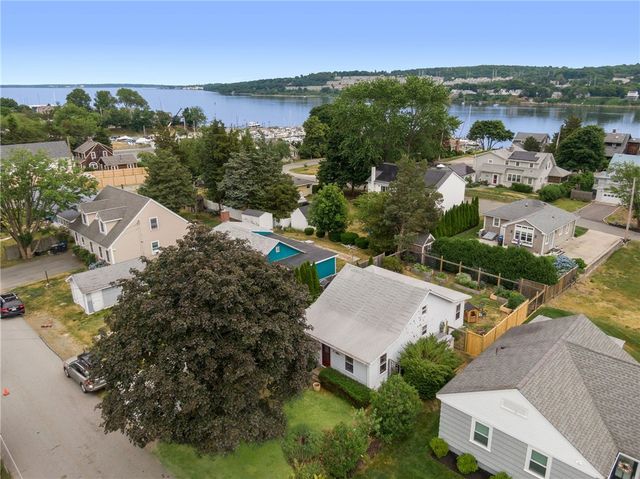 65 King Phillip Street, Portsmouth, RI 02871