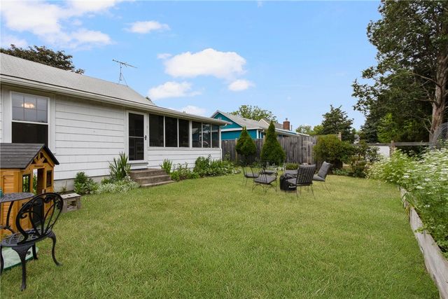 65 King Phillip Street, Portsmouth, RI 02871