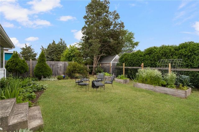 65 King Phillip Street, Portsmouth, RI 02871