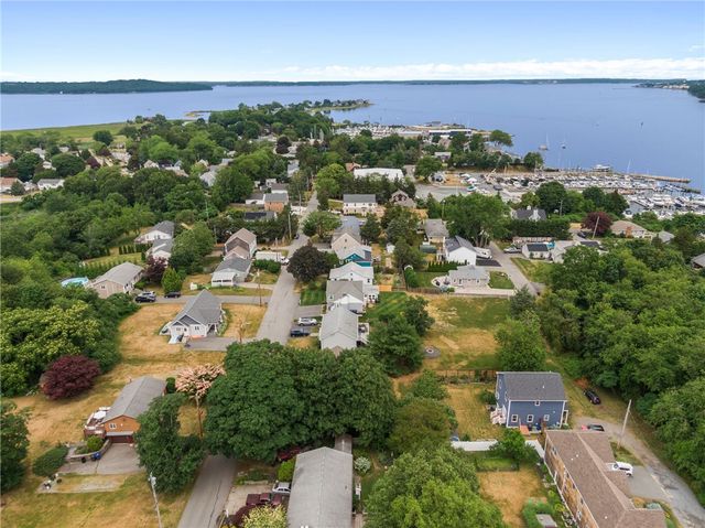65 King Phillip Street, Portsmouth, RI 02871