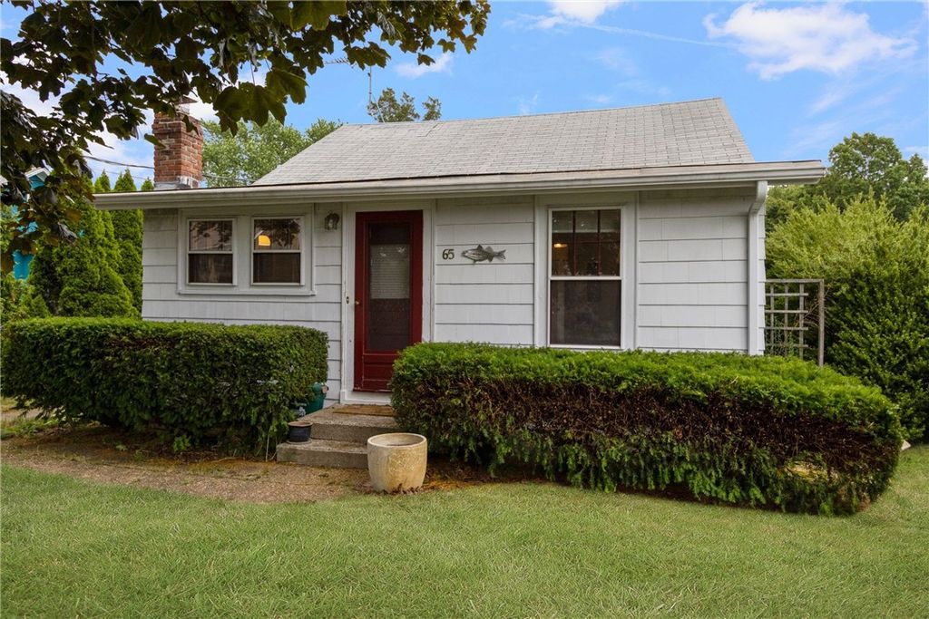 65 King Phillip Street, Portsmouth, RI 02871