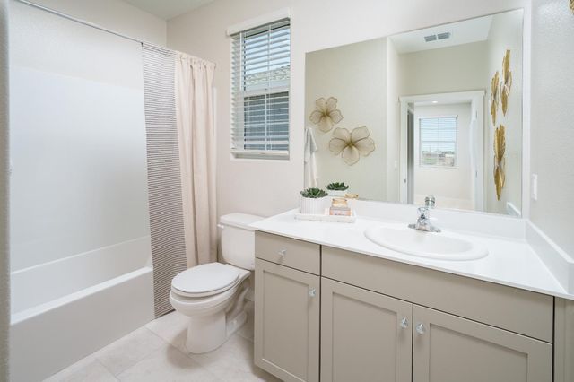 1126 Bellawood Dr, Galt, CA 95632