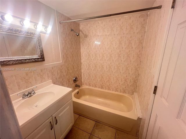 12290 NE 11th Ct 203, North Miami, FL 33161