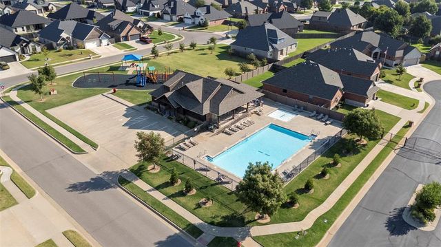 9316 NW 79th Terrace, Yukon, OK 73099