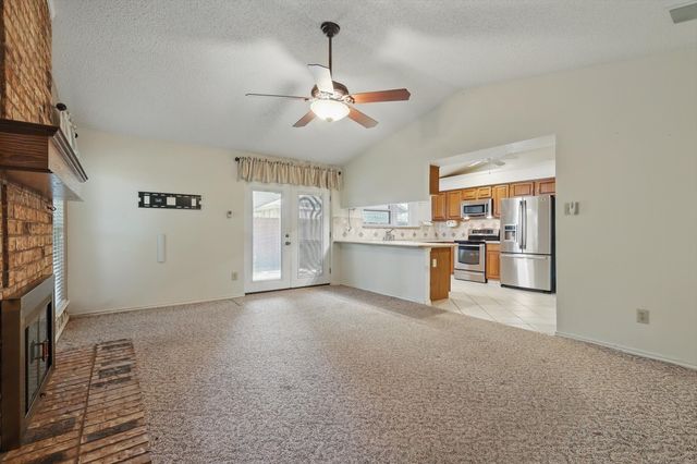 829 Blue Oak Drive, Lewisville, TX 75067