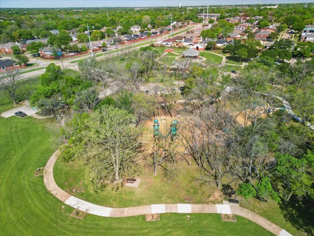 829 Blue Oak Drive, Lewisville, TX 75067