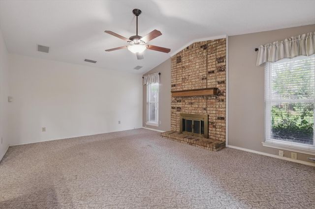 829 Blue Oak Drive, Lewisville, TX 75067