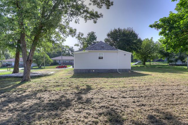 717 N Adams Street, Nevada, MO 64772
