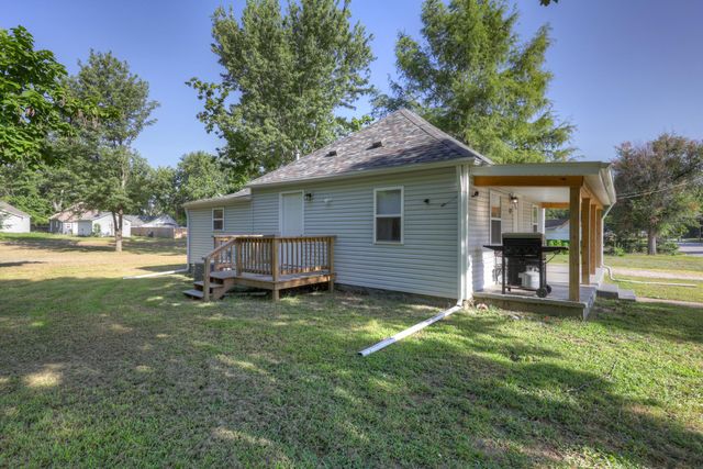 717 N Adams Street, Nevada, MO 64772