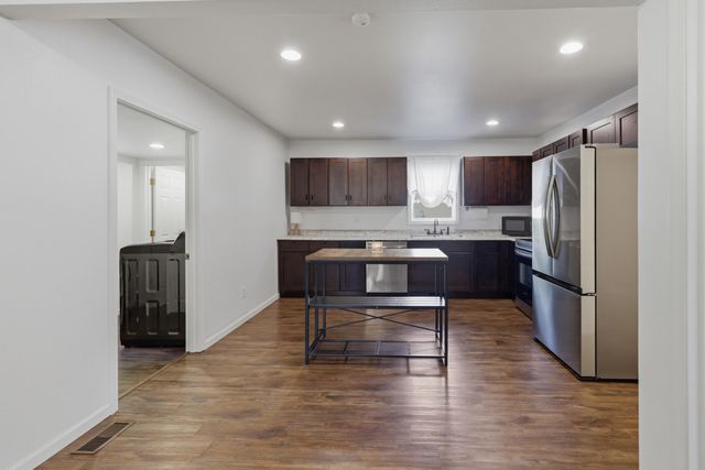 717 N Adams Street, Nevada, MO 64772