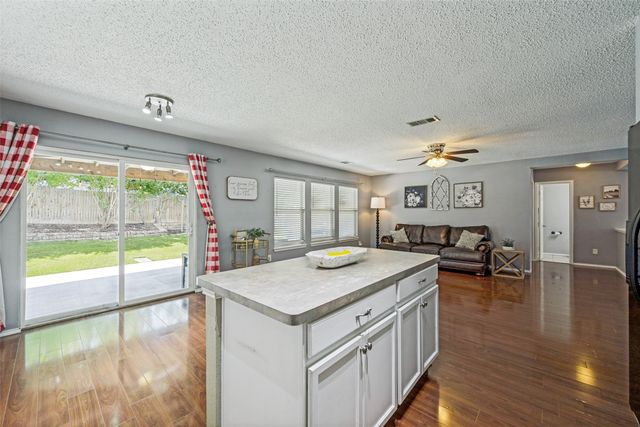 6732 Geyser Trail, Watauga, TX 76137