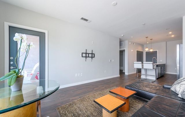 5609 SMU Boulevard 202, Dallas, TX 75206