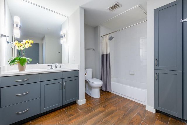 5609 SMU Boulevard 202, Dallas, TX 75206