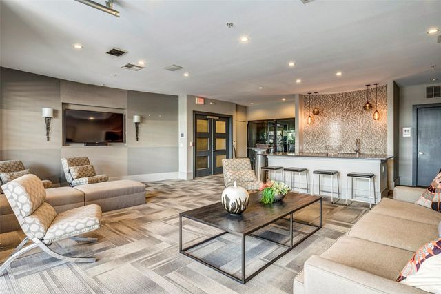 5609 SMU Boulevard 202, Dallas, TX 75206