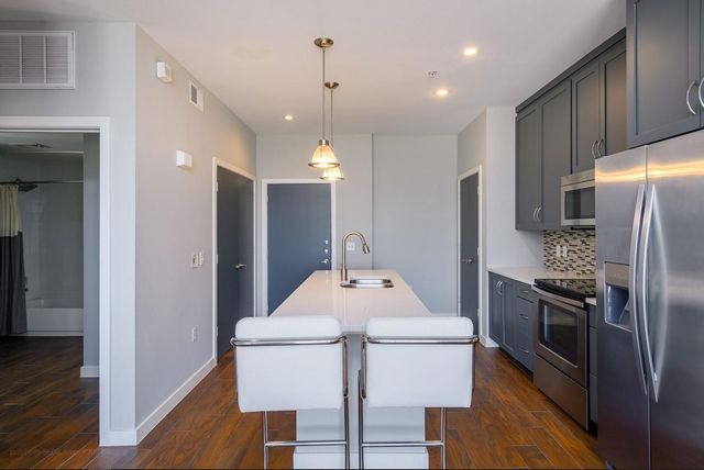 5609 SMU Boulevard 202, Dallas, TX 75206