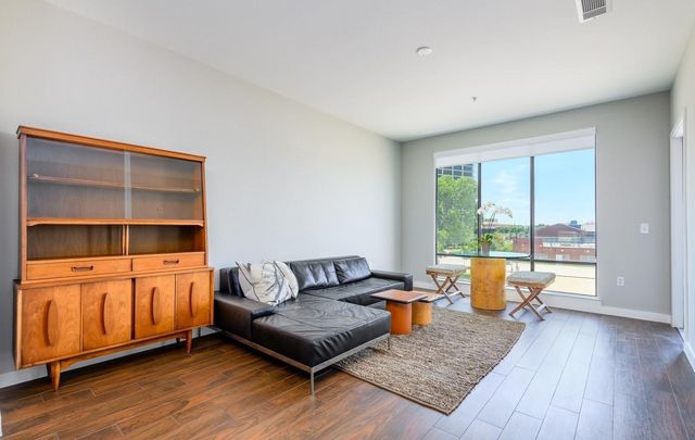 5609 SMU Boulevard 202, Dallas, TX 75206