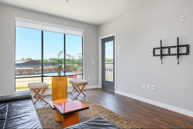 5609 SMU Boulevard 202, Dallas, TX 75206