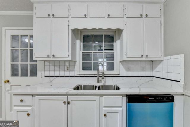 759 Springwood Drive NW, Lilburn, GA 30047