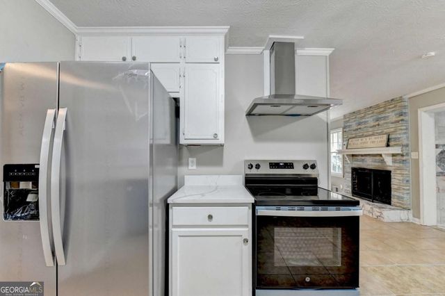 759 Springwood Drive NW, Lilburn, GA 30047