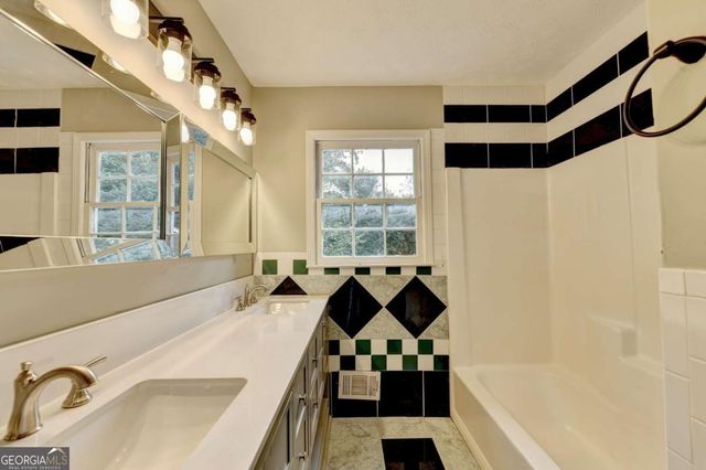 759 Springwood Drive NW, Lilburn, GA 30047