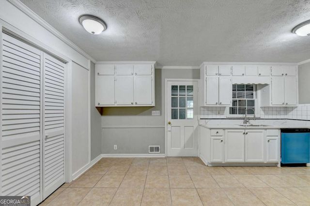 759 Springwood Drive NW, Lilburn, GA 30047
